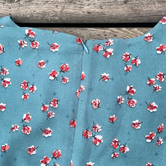 Forever 21 Dress Floral - Picture 5 of 5